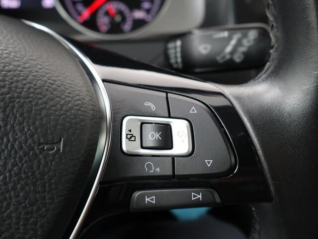 Volkswagen GOLF 1.0 TSI Comfortline Business | 110 PK | Adaptive Cruisecontrol | Stoelverwarming | Apple CarPlay/ Android auto