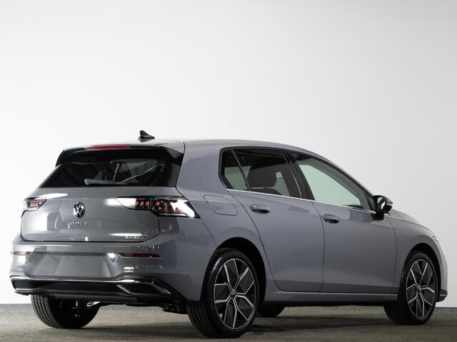Volkswagen GOLF Style Edition 1.5 204 pk eHybrid | Trekhaak | Stuur & Stoelverwarming | Achteruitrijcamera |