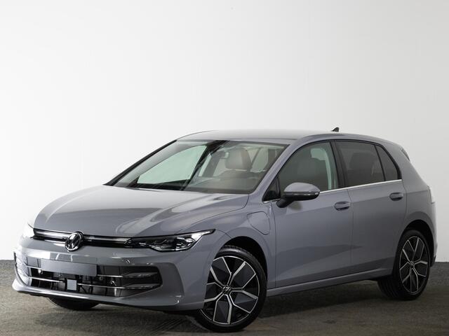 Volkswagen GOLF Style Edition 1.5 204 pk eHybrid | Trekhaak | Stuur & Stoelverwarming | Achteruitrijcamera |