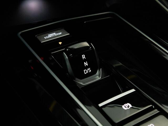 Volkswagen GOLF Style Edition 1.5 204 pk eHybrid | Trekhaak | Stuur & Stoelverwarming | Achteruitrijcamera |