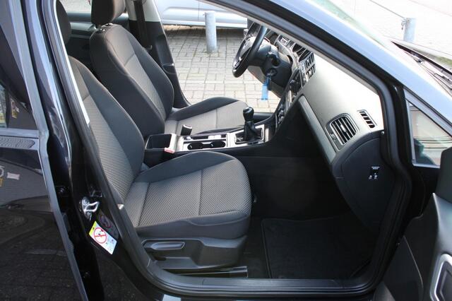 Volkswagen GOLF 1.0 TSi Trendline