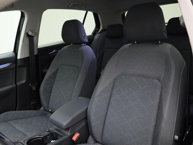Volkswagen GOLF 1.5TSI/130PK Life · Navigatie · Parkeersensoren + camera · Stoel-&stuurverwarming · Garantie tot december 2027 of 100000km.