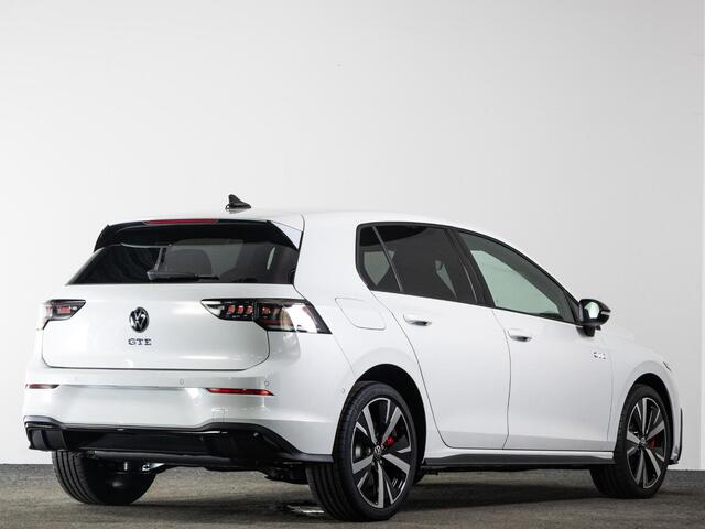 Volkswagen GOLF GTE 1.5 eHybrid 272 pk | Trekhaak | Panoramadak | Black Style |