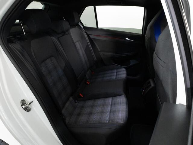 Volkswagen GOLF GTE 1.5 eHybrid 272 pk | Trekhaak | Panoramadak | Black Style |