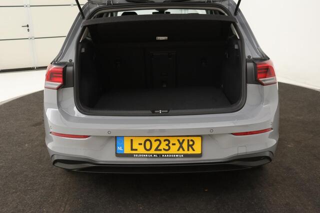 Volkswagen GOLF 1.5 eTSI Life | Trekhaak | Stoelverwarming | Carplay | Massage | Full LED | Memory | Adaptive cruise | Navigatie | Sfeerverlichting