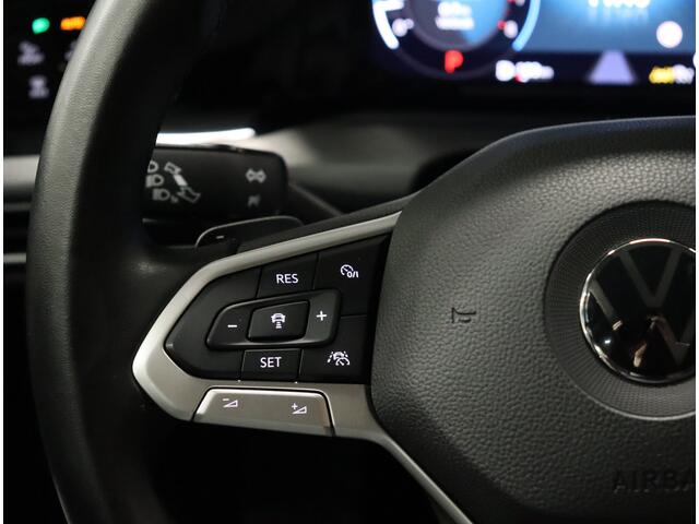 Volkswagen GOLF 1.5 eTSI Style [DIGITAL DASH, ADAPTIVE CRUISE, APPLE CARPLAY, PDC V+A, MEMORY SEATS, MASSAGE STOELEN, NAVIGATIE, NIEUWSTAAT]