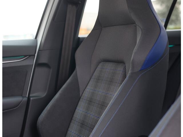 Volkswagen GOLF 1.5 eHybrid GTE *360camera*HUD*BlackStyle*Matrix*