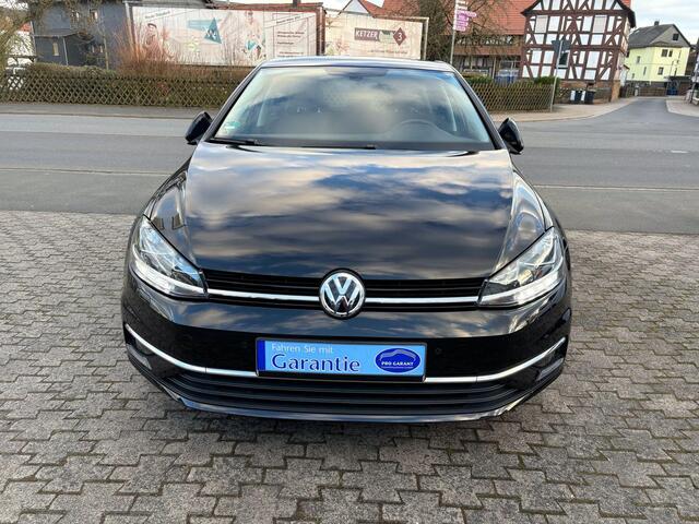 Volkswagen GOLF 1.0 TSI Comfortline Business | Navigatie, 16"LM-Velgen, Parkeersensoren V+A en Camera, Stoelverwarming, Cruise controle
