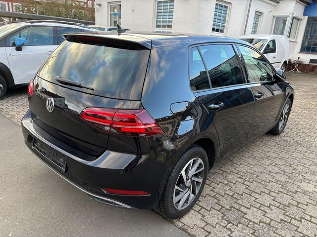 Volkswagen GOLF 1.0 TSI Comfortline Business | Navigatie, 16"LM-Velgen, Parkeersensoren V+A en Camera, Stoelverwarming, Cruise controle