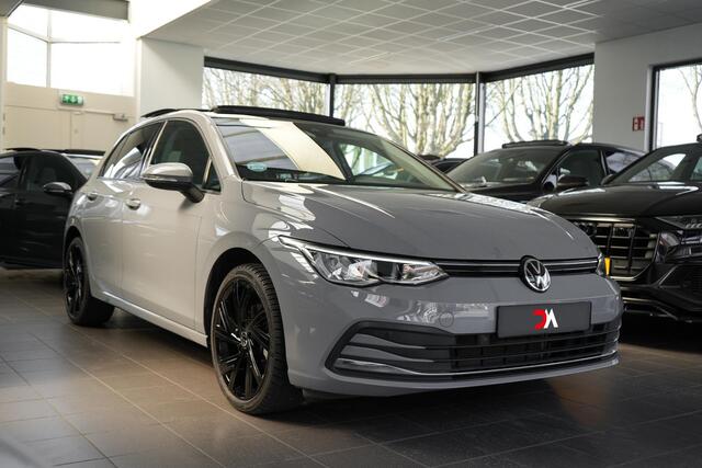 Volkswagen GOLF 1.0 eTSI Life | PANO | SFEER | SENSOREN
