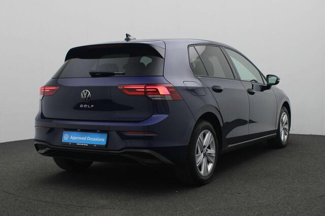 Volkswagen GOLF 1.0 TSI Life 110 pk Business | Geheugen/massagestoel | Stuur-/stoelverwarming | Achteruitrijcamera | Navigatie