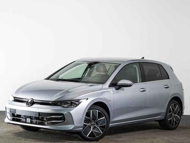 Volkswagen GOLF Style Edition 1.5 eHybrid 204 PK | Trekhaak | Achteruitrijcamera | Stuur & Stoelverwarming | Led Matrix |