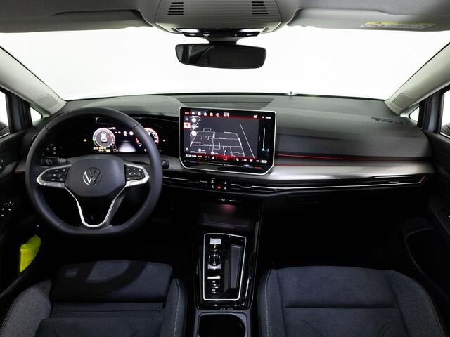 Volkswagen GOLF Style Edition 1.5 eHybrid 204 PK | Trekhaak | Achteruitrijcamera | Stuur & Stoelverwarming | Led Matrix |