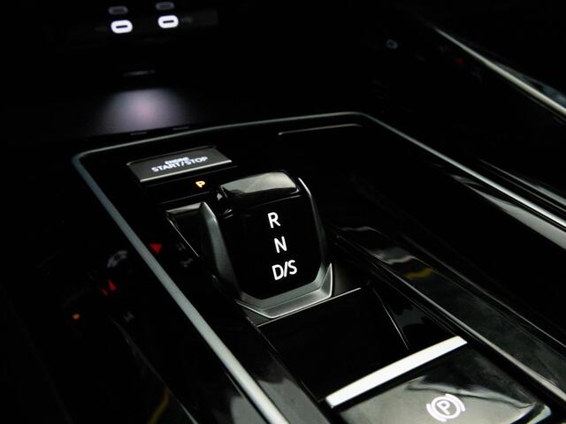 Volkswagen GOLF Style Edition 1.5 eHybrid 204 PK | Trekhaak | Achteruitrijcamera | Stuur & Stoelverwarming | Led Matrix |