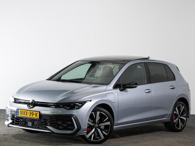 Volkswagen GOLF GTE 1.5 eHybrid 272 pk Hatchback 6 versn. | DEMO Actie | Panoramadak | Trekhaak | Black Style | 18 Inch | 360 Camera