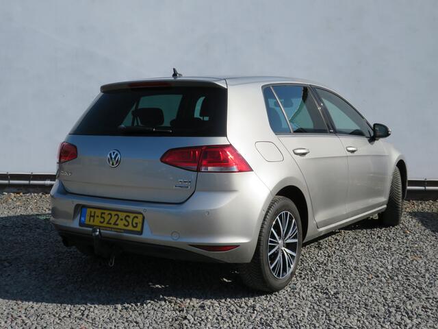 Volkswagen GOLF 1.2 TSI Highline, Trekhaak, Parkeersensoren, Navigatie