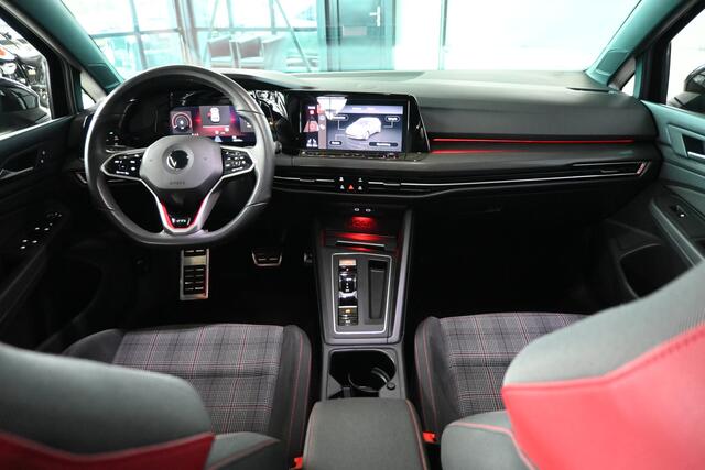 Volkswagen GOLF 2.0 TSI GTI DSG IQ.Light Clima Navigatie Matrix LED Camera Sunset Red Chameleon Inruil Mogelijk!