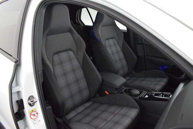 Volkswagen GOLF 1.5 272PK eHybrid GTE Trekhaak 360Camera Head-Up Panoramadak Keyless Navigatie