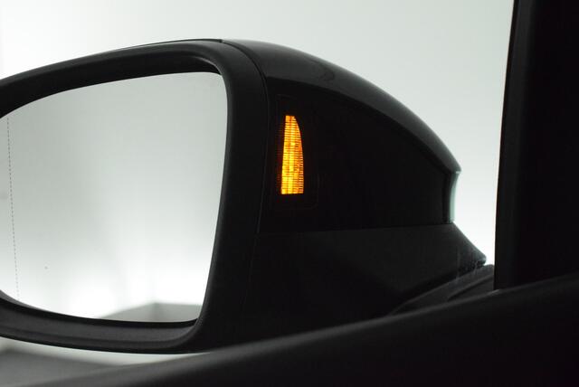 Volkswagen GOLF 1.5 272PK eHybrid GTE Trekhaak 360Camera Head-Up Panoramadak Keyless Navigatie
