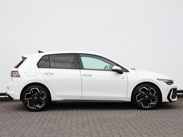 Volkswagen GOLF 1.5 eTSI R-Line Edition | Trekhaak | 360 Camera | Keyless | Navigatie | Stoel- en Stuurverwarming | NL-Auto |