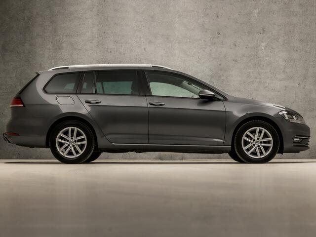 Volkswagen GOLF Variant 1.0 TSI Sportline (APPLE CARPLAY, GROOT NAVI, CLIMATE, ADAPTIVE CRUISE, SPORTSTOELEN, GETINT GLAS, LM VELGEN, PARKEERSENSOREN, TREKHAAK, NIEUWE APK, NIEUWSTAAT)