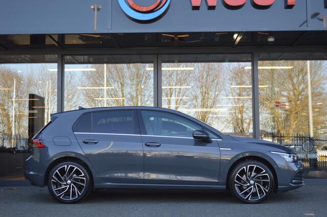 Volkswagen GOLF 1.5 eTSI Style DSG Led Navi Virtual Memory Camera CarPlay Afn.trekh Pdc