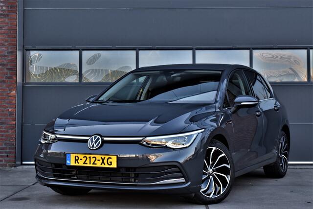 Volkswagen GOLF 1.5 eTSI Style ACC - IQ Light - sfeerverlichting - Keyless - Trekhaak