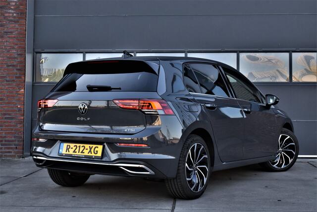Volkswagen GOLF 1.5 eTSI Style ACC - IQ Light - sfeerverlichting - Keyless - Trekhaak