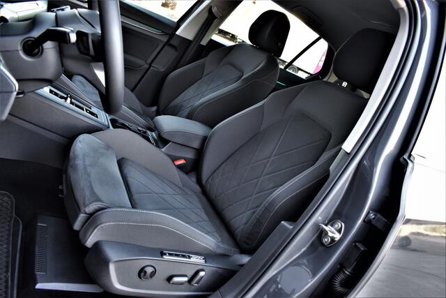 Volkswagen GOLF 1.5 eTSI Style ACC - IQ Light - sfeerverlichting - Keyless - Trekhaak
