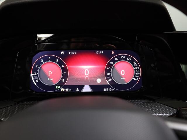 Volkswagen GOLF 1.5 eTSI R-Line 150 pk Automaat (DSG) | Navigatie | Panoramadak | Parkeersensoren (Park assist) | Achteruitrijcamera | Head-up display | Stoelverwarming |