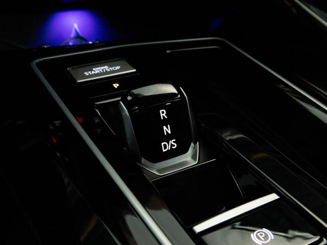 Volkswagen GOLF Style Edition 1.5 eHybrid 204 PK | Trekhaak | 144 km elek. actieradius* | Stuur & Stoelverwarming | Achteruitrijcamera |