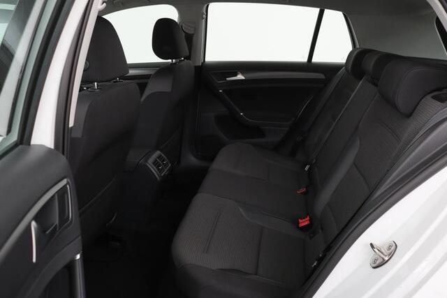 Volkswagen GOLF 1.5 TSI Comfortline | 28.600km NAP | Stoelverwarming | Full LED | Navigatie | Adaptive cruise | PDC | Climate control