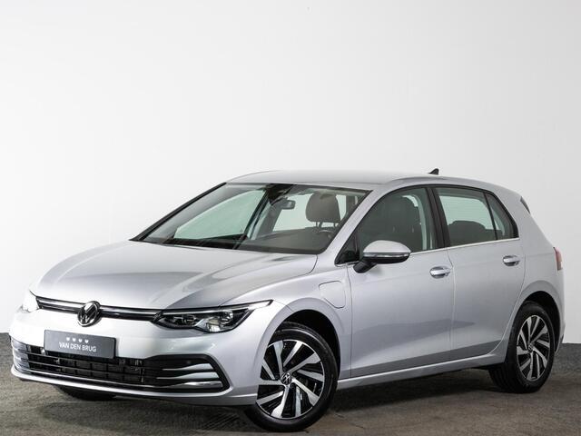 Volkswagen GOLF Style 1.4 eHybrid 204 PK | LED IQ | Trekhaak | Travel Assist | Navigatie |