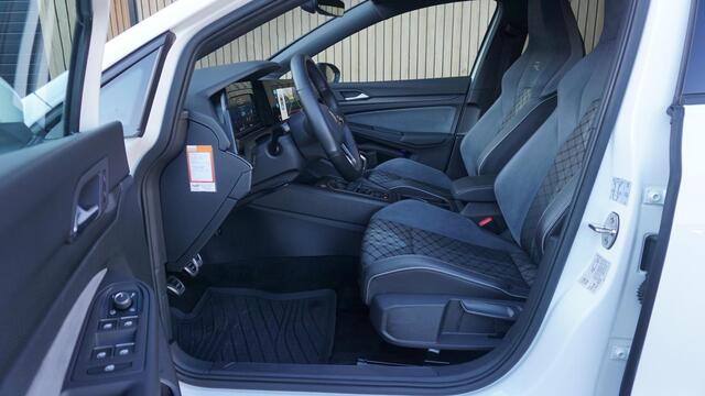 Volkswagen GOLF 1.5 TSI 131pk 3x R-Line 5Drs Virtual Cockpit Stuur/Stoelverwarming Afn.Trekhaak Drive-Select *1e Eigenaar* NL auto!