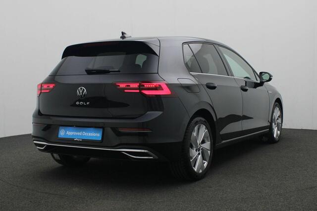 Volkswagen GOLF 1.5 eTSI 150 pk DSG Style | Geheugenstoel | IQ Light | Adaptief onderstel | Harman/Kardon | Achteruitrijcamera | Navigatie
