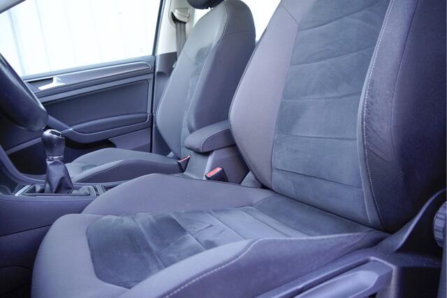 Volkswagen GOLF 1.0 TSI 5drs Comfortline BJ2019 Lmv 16" | Led | Pdc | Navi | App-Connect | Climate control | Cruise control | Sportstoelen | Verwarmde voorstoelen | Getint glas