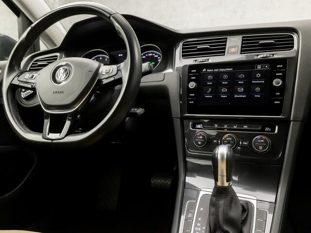 Volkswagen GOLF Variant 1.0 TSI Sportline Automaat (CLIMATE, GETINT GLAS, LEDEREN SPORTSTOELEN, ADAPTIVE CRUISE, PARKEERSENSOREN, NIEUWE APK, NIEUWSTAAT)