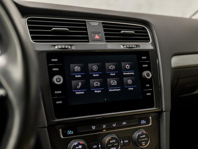 Volkswagen GOLF Variant 1.0 TSI Sportline Automaat (CLIMATE, GETINT GLAS, LEDEREN SPORTSTOELEN, ADAPTIVE CRUISE, PARKEERSENSOREN, NIEUWE APK, NIEUWSTAAT)