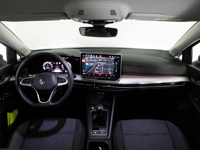 Volkswagen GOLF 1.5 TSI 115 PK Life Business | LED | Navigatie | Trekhaak | Stoel & Stuurwiel Verwarming |