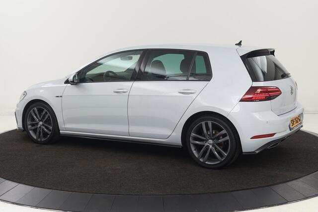 Volkswagen GOLF 1.5 TSI R Line | Full LED | Camera | Carplay | Adaptive cruise | Active Info Display | Navigatie | PDC | Sportstoelen