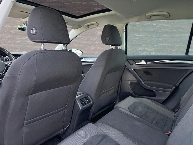 Volkswagen GOLF 1.5 TSI Highline PANODAK SPORTSTOELEN NAVIGATIE
