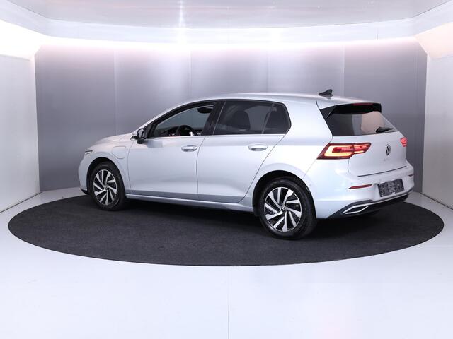 Volkswagen GOLF 1.4 eHybrid Style 204 pk Automaat (DSG) | Navigatie | Parkeersensoren (Park assist) | Achteruitrijcamera | Adaptieve cruise control | Autom. airco |