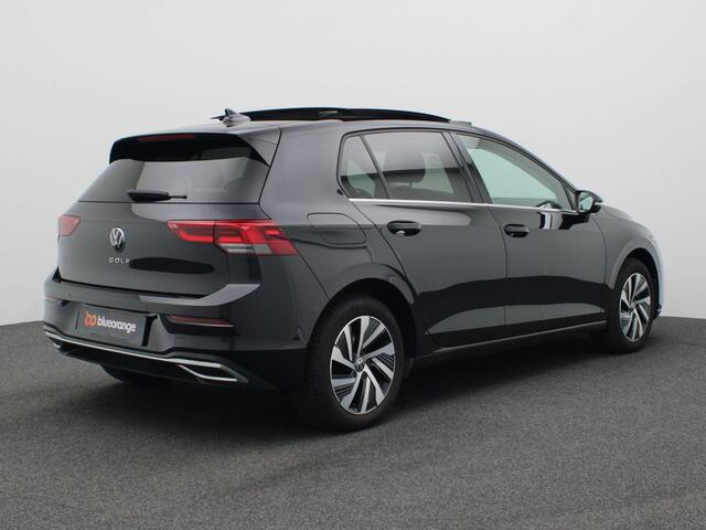 Volkswagen GOLF 1.4 eHybrid Style 204PK DSG Pano-Schuifdak, Adaptieve Cruise Controle, Memorystoel, LED Plus verlichting, Parkeersensoren voor en achter, Stoel-Stuurverwarming, 16" LM Velgen