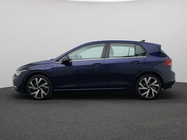 Volkswagen GOLF 1.4 eHybrid Style 204PK DSG Adaptieve Cruise Controle, Lane Assist, Keyless, Achteruitrijcamera, Stoel-stuurverwarming, Memorystoel, Trekhaak, 18" LM Velgen