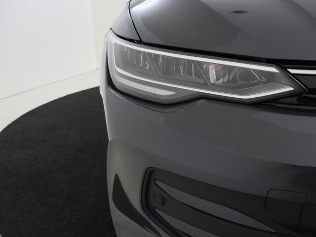 Volkswagen GOLF 1.5 eHybrid 204 6DSG eHybrid Life Edition | 'App-Connect' draadloze smartphone integratie | Achterbank in ongelijke delen neerklapbaar incl. middenarmsteun en doorlaadmogelijkheid | Achteruitrijcamera (Rear View)