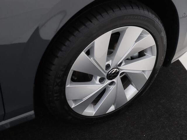 Volkswagen GOLF 1.5 eHybrid 204 6DSG eHybrid Life Edition | 'App-Connect' draadloze smartphone integratie | Achterbank in ongelijke delen neerklapbaar incl. middenarmsteun en doorlaadmogelijkheid | Achteruitrijcamera (Rear View)