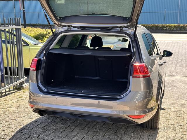 Volkswagen GOLF Variant 1.0 TSI Connected Series NAVI/PDC/18INCH/CARPLAY/1EIGENAAR