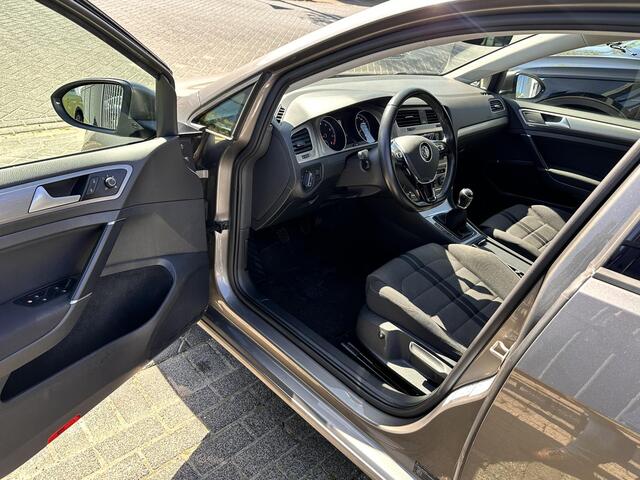 Volkswagen GOLF Variant 1.0 TSI Connected Series NAVI/PDC/18INCH/CARPLAY/1EIGENAAR