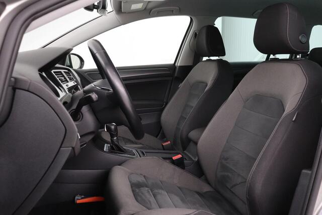 Volkswagen GOLF 1.0 TSI Comfortline | Stoelverwarming | Carplay | Adaptive cruise | Navigatie | Massage | Climate control | PDC | Bluetooth