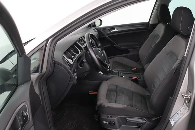 Volkswagen GOLF 1.0 TSI Comfortline | Stoelverwarming | Carplay | Adaptive cruise | Navigatie | Massage | Climate control | PDC | Bluetooth